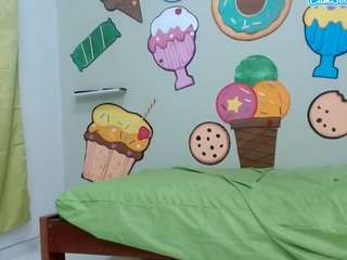 skinnysexzara18 live cam profile