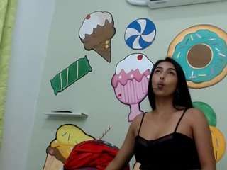 skinnysexzara18
