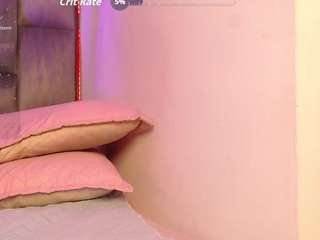 ahri-roux, female webcam model,  years old, on live webcam