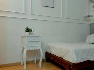 le modèle bonnieandyouclyde est en webcam porno dans un show sur le site camsoda, il possède les tags suivants: ass bouncing,foot fetish,vr sex,toys,tease,tattoos,squirter,sex toys,role play,pov,nature,lush,lovense,asshole,joi,fingering,creampie,black hair,brown eyes,butt plug