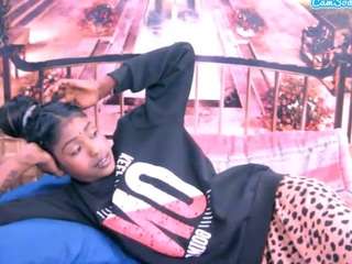 indiansapphire4u live webcam show