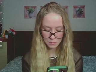 lilydevil12 Live Webcam on CamSoda