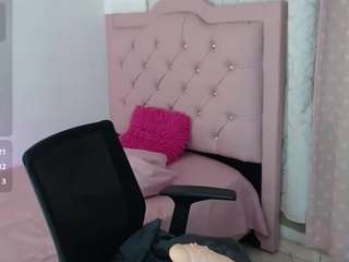 beauty-lana18 Live Webcam on CamSoda