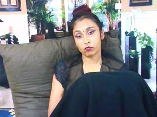 le modèle indiansexybutt est en webcam porno dans un show sur le site camsoda, il possède les tags suivants: brown eyes,creampie,dirty talk,facial piercings,flashing,no drinking,red hair,spanking,striptease,teen 18,threesome,twerk,young adult,hd