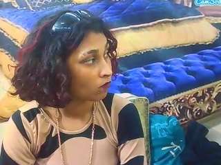 IndianSexyButt live cam