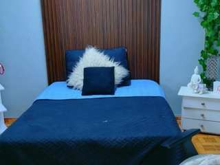 kataleya-1windmill Live Webcam on CamSoda