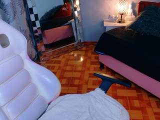 kataleya-1windmi... Live Webcam on CamSoda