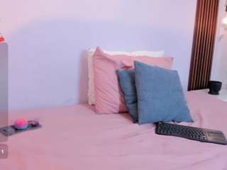 miia-gold's CamSoda show and profile