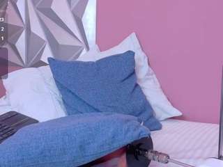 miia-gold live webcam show