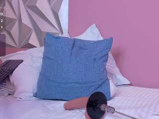 miia-gold live webcam show