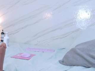 miia-gold live cam preview