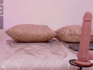 miia-gold live cam preview