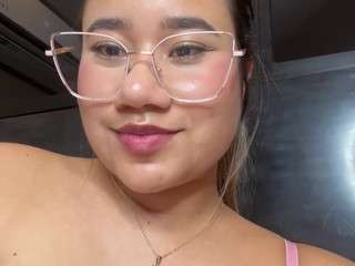 Tamralyn live cam preview
