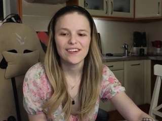 angelochek0001 Live Webcam on CamSoda