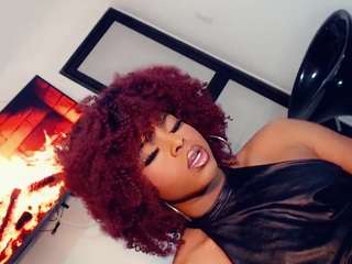 jeniferbigcock Live Webcam on CamSoda