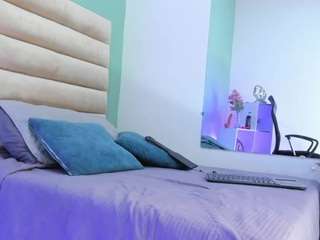 jennifer-garciia's CamSoda show and profile