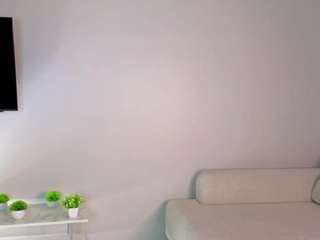 le modèle sherellgianopulos est en webcam porno dans un show sur le site camsoda, il possède les tags suivants: average,black hair,blowjob,brown eyes,dildo or vibrator,dirty talk,doggy style,drinking,no smoking,small tits,teen 18,young adult,hd