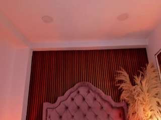 vaiolet-hot live webcam show