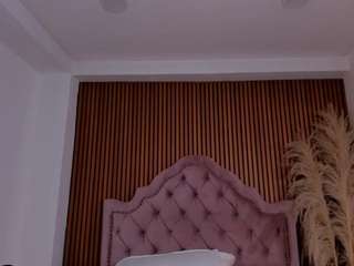 vaiolet-hot live webcam show