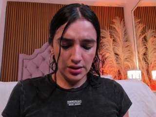 vaiolet-hot live webcam show