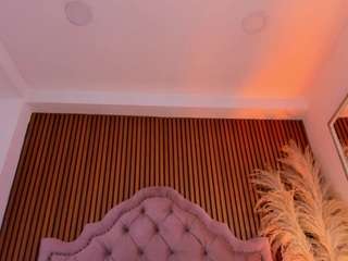 vaiolet-hot live webcam show