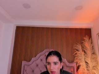 vaiolet-hot live webcam show
