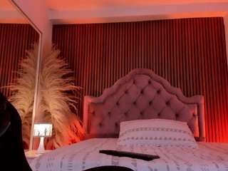 vaiolet-hot live webcam show