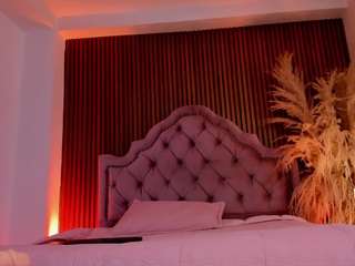 Vaiolet-hot live webcam show