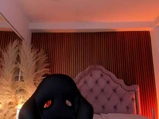 Vaiolet-hot live webcam show