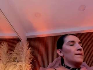 Vaiolet-hot live webcam show