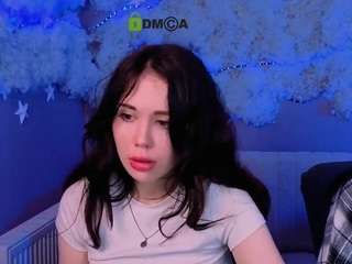 monica-xcx's CamSoda show and profile