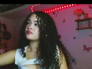 babybombomm18 Live Webcam on CamSoda