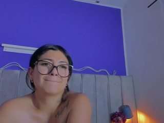 Ce modèle est en direct maintenant. evaa-stevens