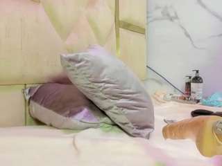 issysleblanc Live Webcam on CamSoda