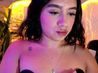 juliana-ts, female webcam model,  years old, on live webcam