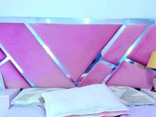 Ninnavous live webcam show