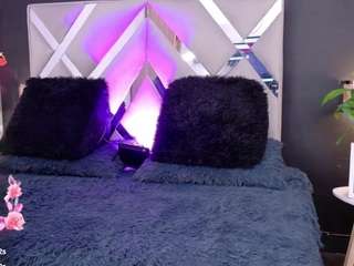 valery-jones Live Webcam on CamSoda