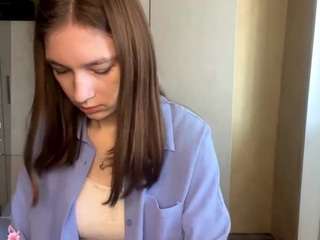 beverleevier's CamSoda show and profile