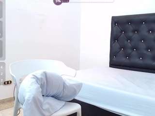 celeste-bell05 Live Webcam on CamSoda