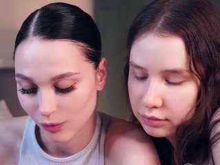 Live webcam model dinanatale on Soda Cams