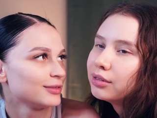 Live webcam model dinanatale on Soda Cams