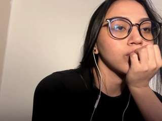 dixielogemann's CamSoda show and profile