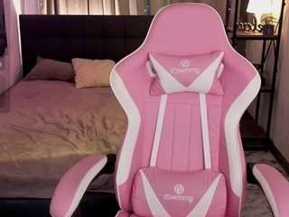 kellyredpepper's CamSoda show and profile