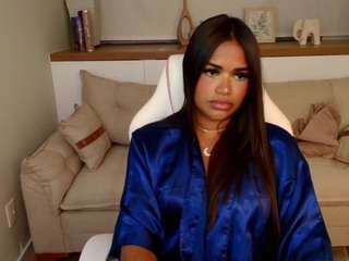 Live webcam model lori-morales on Soda Cams