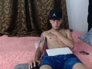 maxxsteelzodiac Live Webcam on CamSoda