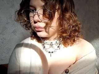 nerissaferraciol... Live Webcam on CamSoda