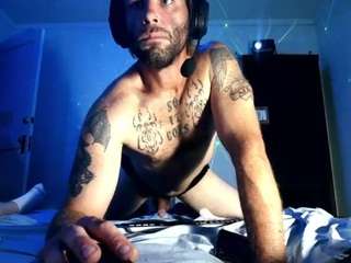 str8curiousstudforall