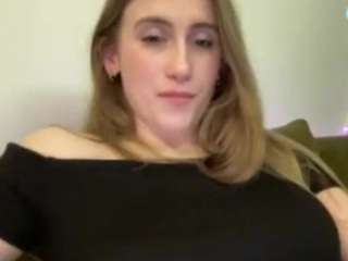 walkiria19, female webcam model,  years old, on live webcam