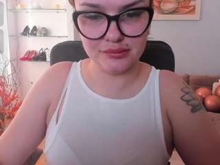 kamillamoro live cam profile