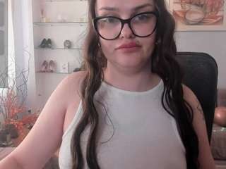 kamillamoro's CamSoda show and profile